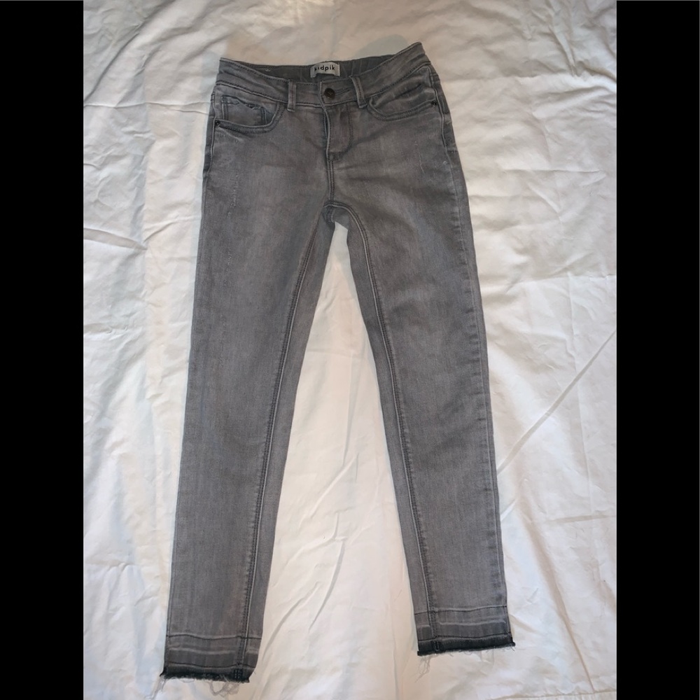 Kidpik sz 7 gray skinny jeans. Never worn